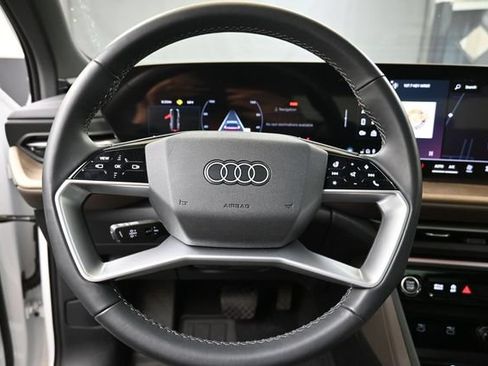 Used 2025 Audi Q5 Premium w/ Convenience Package AWD/4WD image 26