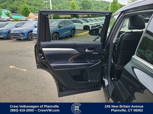 Used 2016 Toyota Highlander XLE AWD/4WD image 49