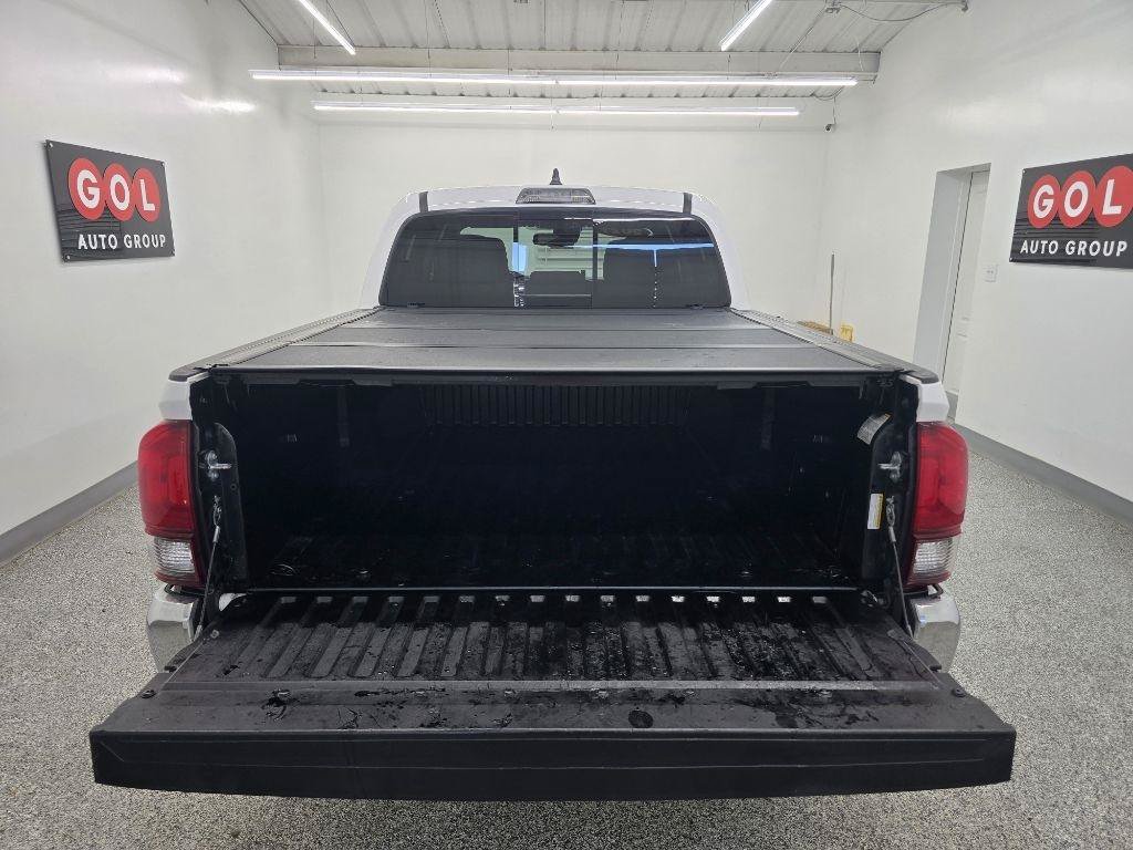 Used 2021 Toyota Tacoma SR5 AWD/4WD image 5