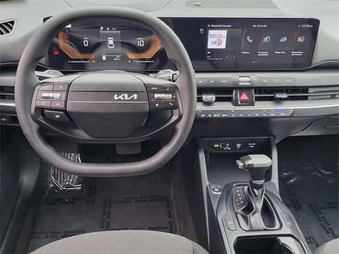Used 2025 Kia K4 LXS image 4