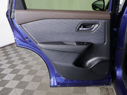 Used 2023 Nissan Rogue SV image 23