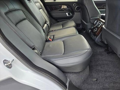 Used 2020 Land Rover Range Rover HSE image 17