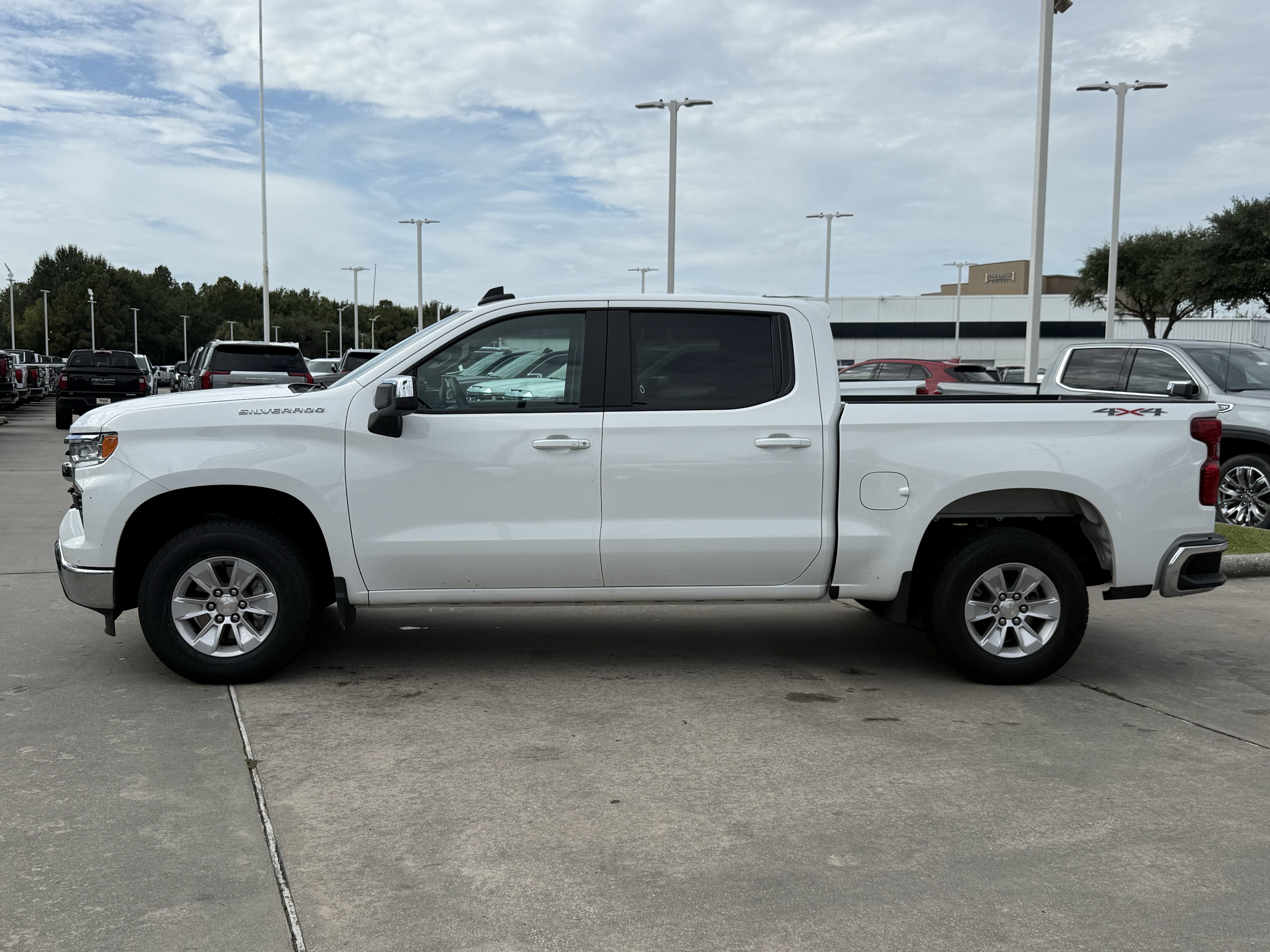 Used 2026 Chevrolet Silverado 1500 LT AWD/4WD image 8