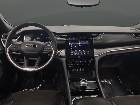 Used 2023 Jeep Grand Cherokee L Laredo image 11