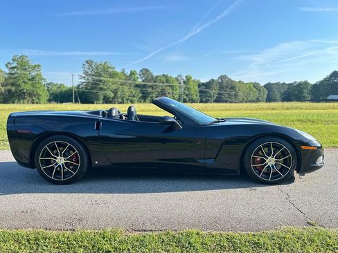 Used 2007 Chevrolet Corvette Convertible w/ Preferred Equipment Group RWD image 3