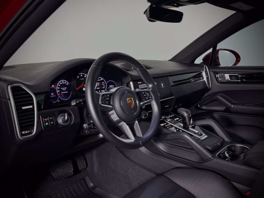 Certified 2023 Porsche Cayenne Coupe AWD/4WD image 4