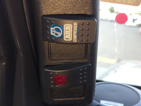 Used 2016 Jeep Wrangler Unlimited Rubicon w/ Connectivity Group AWD/4WD image 15