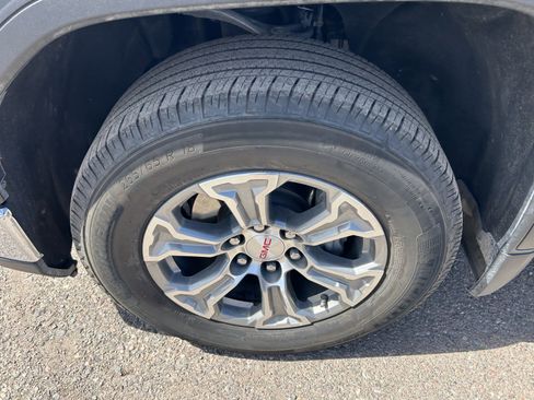 Used 2025 GMC Sierra 1500 SLT image 8