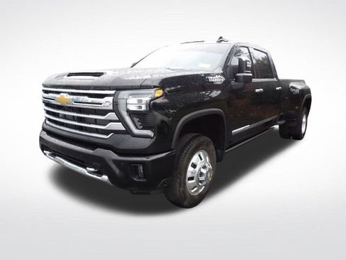 Used 2025 Chevrolet Silverado 3500 High Country w/ High Country Premium Package AWD/4WD image 8