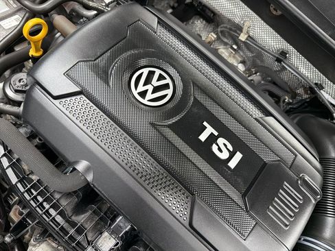 Used 2017 Volkswagen Golf S image 28