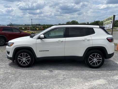 Used 2019 Jeep Compass Latitude FWD image 8