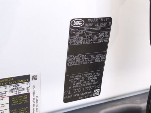 Used 2024 Land Rover Defender 110 X-Dynamic SE image 33