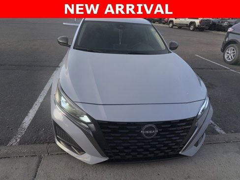 Certified 2024 Nissan Altima 2.5 SR image 3