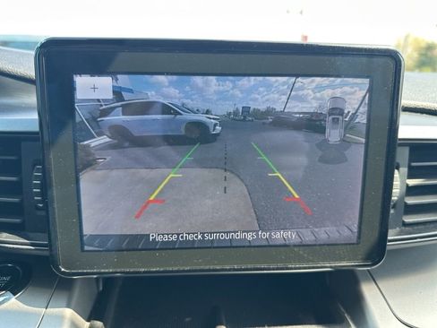 Used 2022 Ford Explorer XLT w/ Class IV Trailer Tow Package AWD/4WD image 25