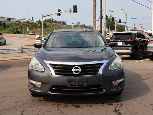 Used 2013 Nissan Altima 3.5 S FWD image 2