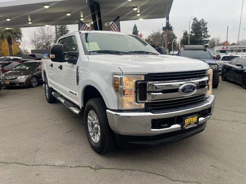 Used 2018 Ford F250 XLT image 8
