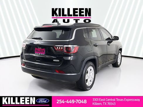 Used 2022 Jeep Compass Latitude FWD image 8