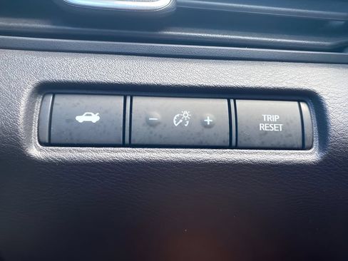 Used 2025 Nissan Altima 2.5 SV FWD image 25