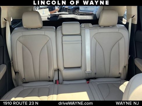 Used 2023 Lincoln Nautilus Reserve AWD/4WD image 16
