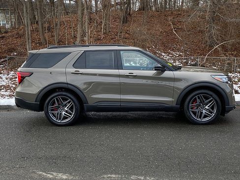 New 2026 Ford Explorer ST w/ Sun And Sound Package image 12