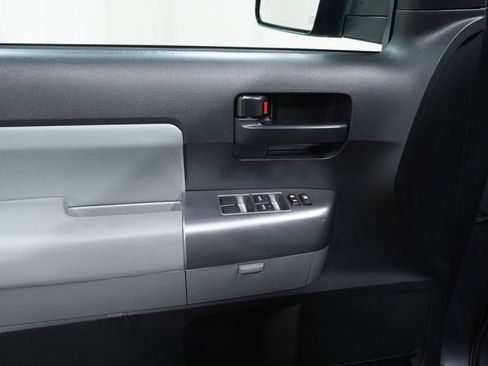 Used 2018 Toyota Sequoia SR5 image 24