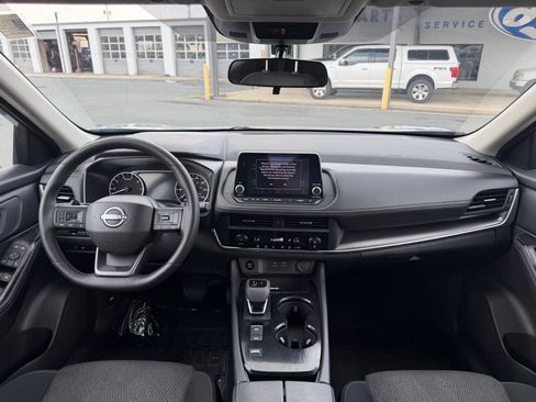 Used 2026 Nissan Rogue SV FWD image 38