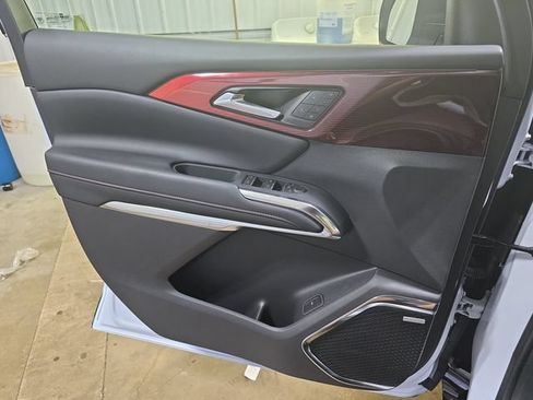 New 2026 Chevrolet Traverse RS w/ LPO, Floor Liner Package AWD/4WD image 29