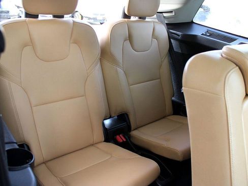 Used 2016 Volvo XC90 T6 Momentum image 26
