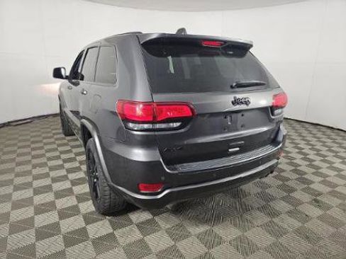 Used 2020 Jeep Grand Cherokee Altitude AWD/4WD image 3