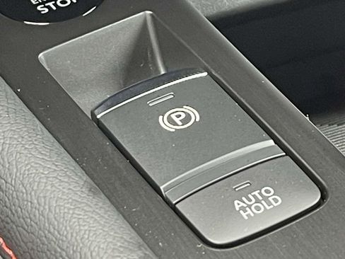 New 2025 Nissan Kicks SR image 27