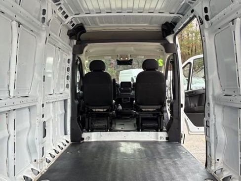 Used 2024 RAM ProMaster 2500 w/ Convenience Group image 12