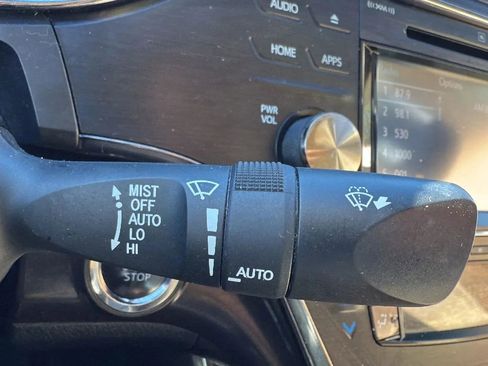 Used 2018 Toyota Avalon Limited image 13