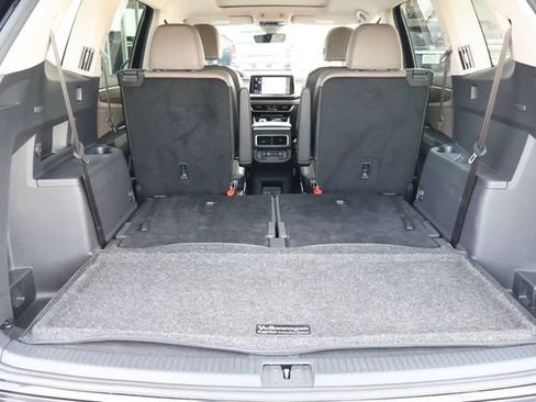 Used 2024 Volkswagen Atlas SEL AWD/4WD image 19