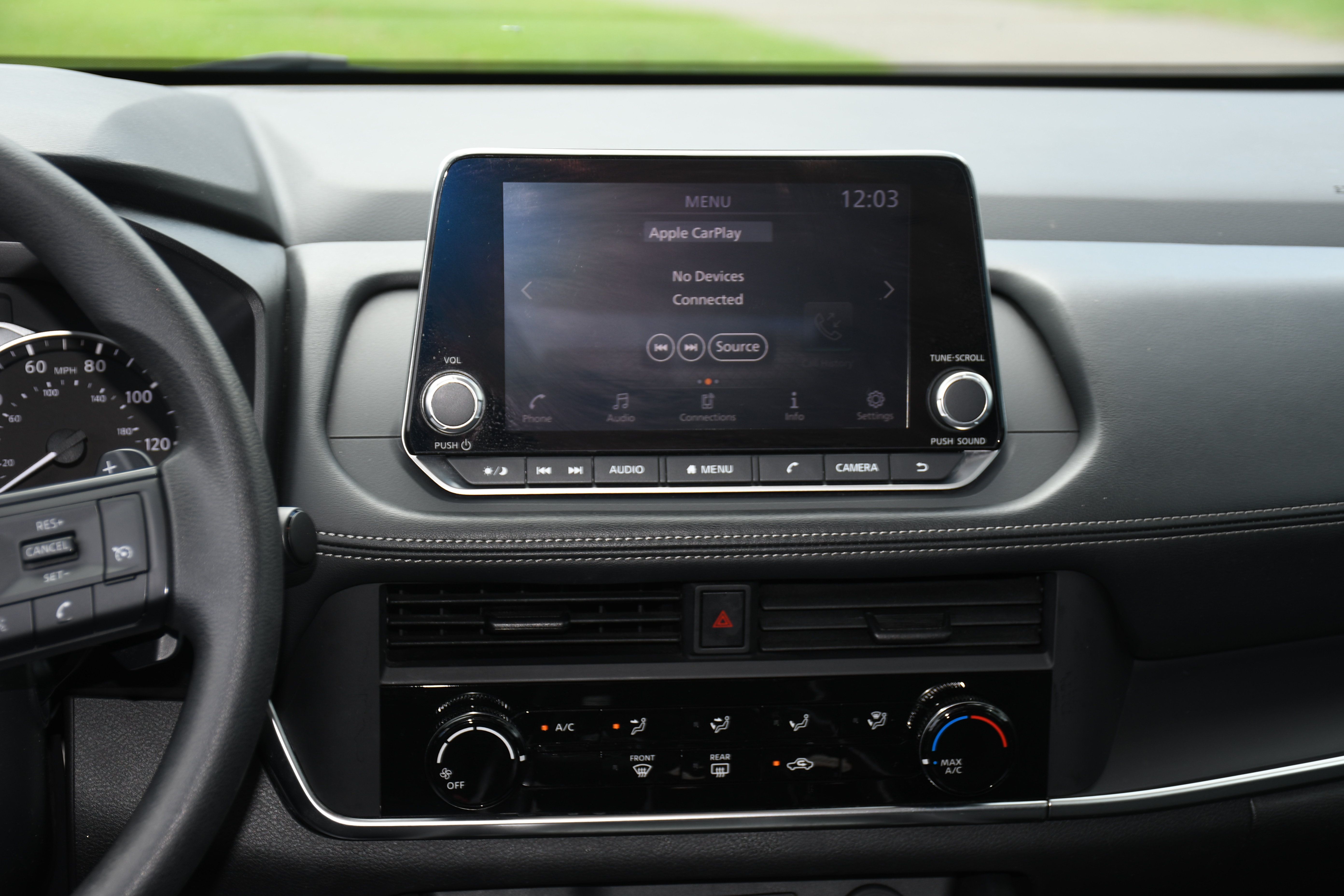 Used 2024 Nissan Rogue S FWD image 15