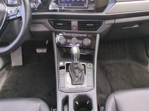 Used 2019 Volkswagen Jetta SE FWD image 18