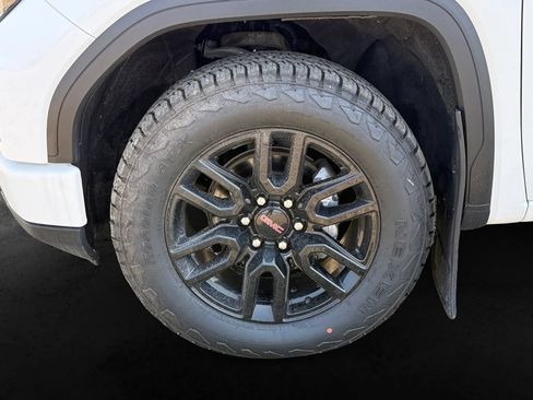 Used 2023 GMC Sierra 1500 Elevation w/ X31 Off-Road Package AWD/4WD image 13