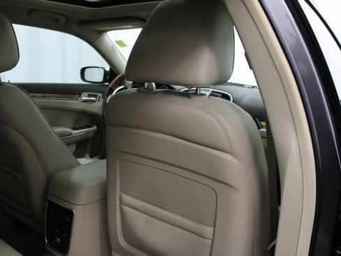 Used 2014 Chrysler 300 C w/ Beats Audio Group image 24