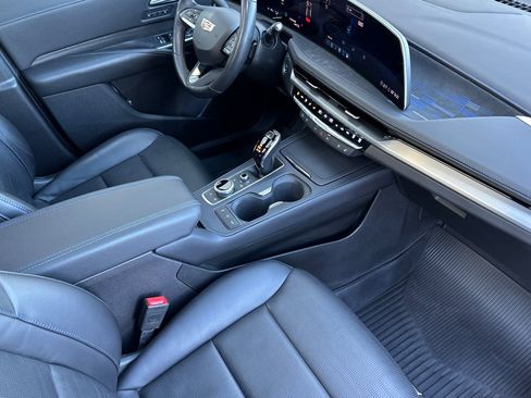 Used 2024 Cadillac XT4 Sport image 18