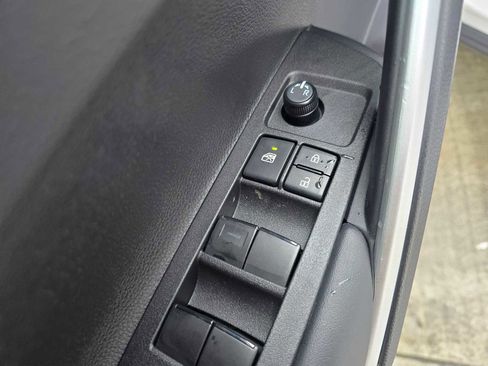 Certified 2025 Toyota Corolla Cross XSE w/ Convenience Package image 22