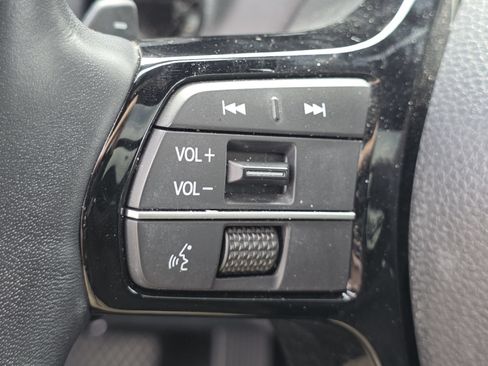 Certified 2025 Honda Pilot Black Edition image 37