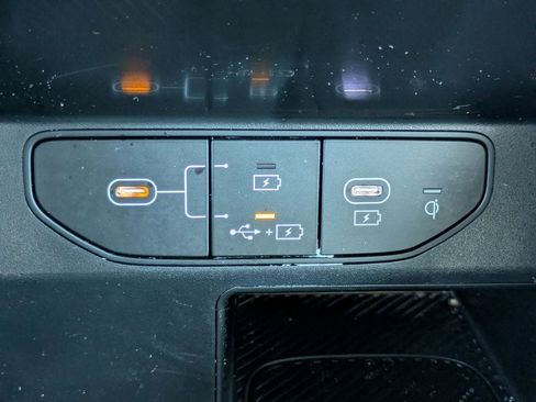 Used 2025 Kia Sorento SX image 23