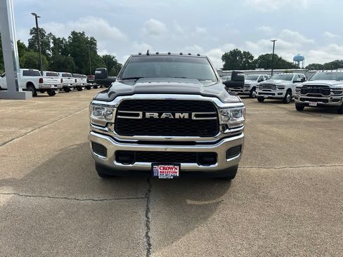 Used 2024 RAM 3500 Tradesman w/ Chrome Appearance Group AWD/4WD image 6