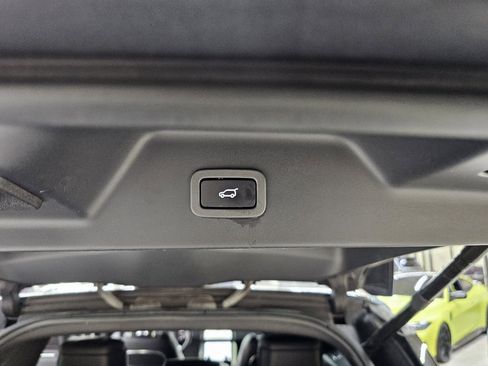 Used 2019 Land Rover Range Rover Autobiography image 17