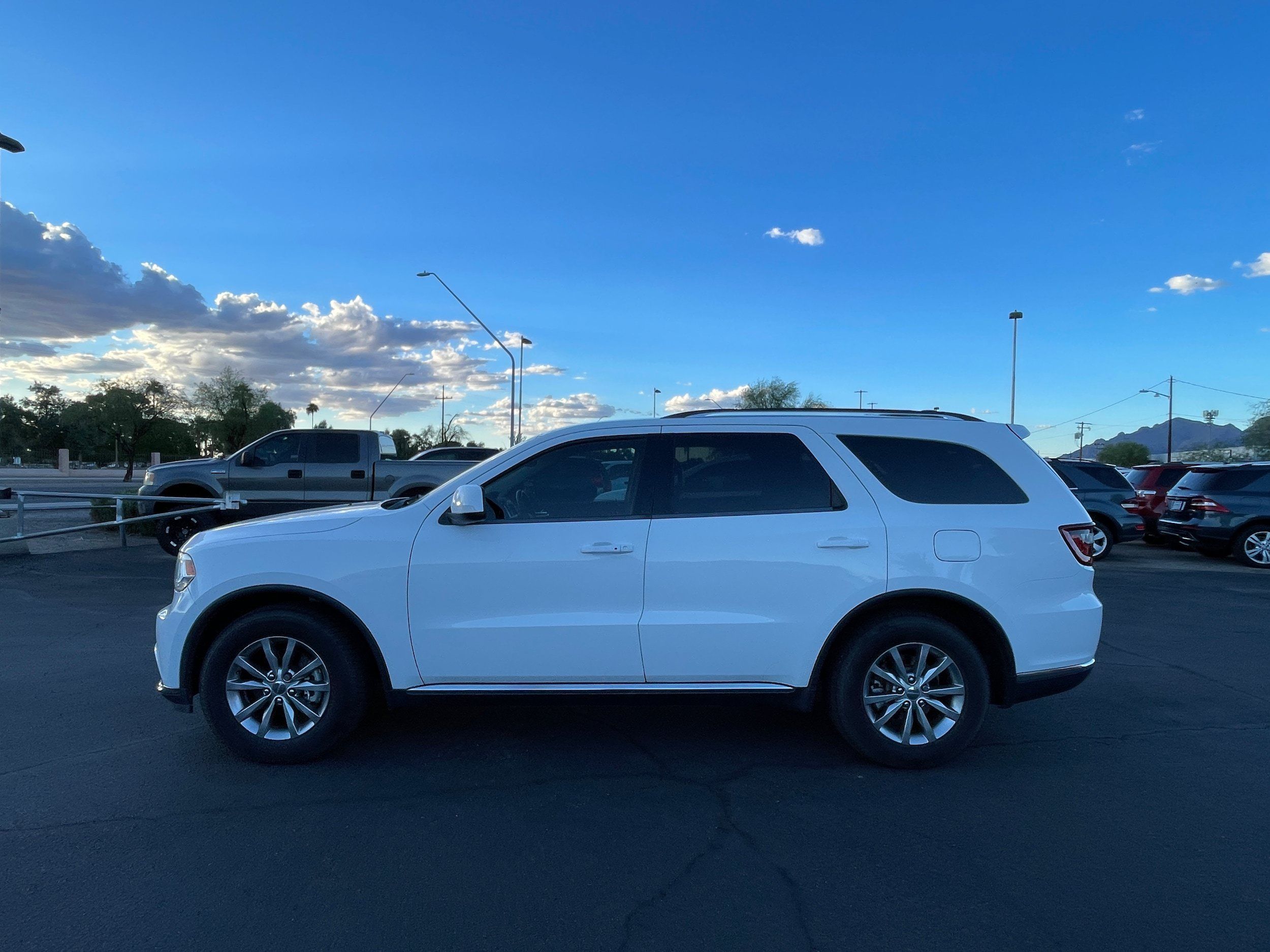 Used 2017 Dodge Durango SXT w/ Quick Order Package 23B RWD image 2
