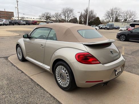 Used 2014 Volkswagen Beetle 1.8T image 8