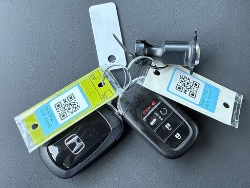 Certified 2025 Honda Accord SE image 38