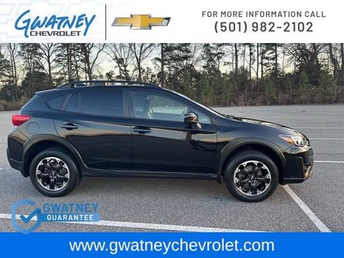 Used 2023 Subaru Crosstrek 2.0i Premium image 4