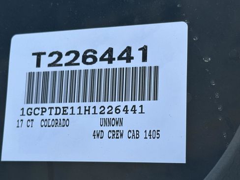 Used 2017 Chevrolet Colorado Z71 w/ LPO, Gearon Divider Package image 13