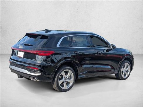 Used 2025 Audi Q5 Premium Plus w/ Premium Plus AWD/4WD image 2