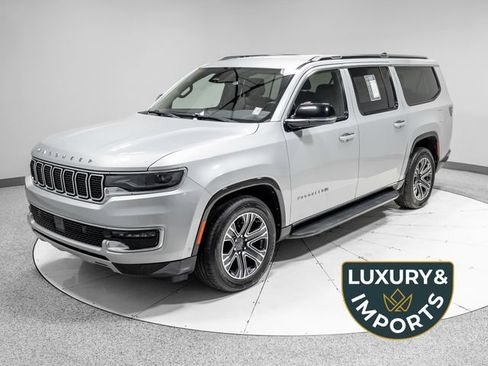 Used 2024 Jeep Wagoneer L Series II w/ Flexible Seating Group AWD/4WD image 1